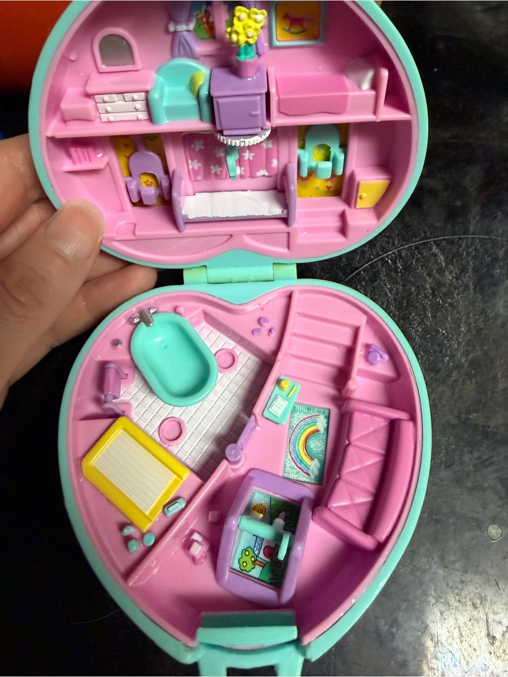 Polly Pocket 1994 Babytime Fun Compact